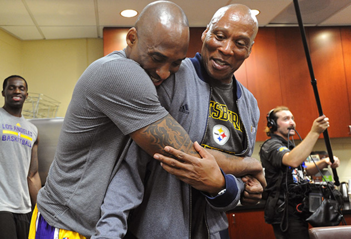 kobe-bryant-byron-scott-lakers.jpg